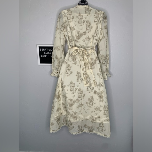 *SOLD* Simple Retro Cottage Core Lyric Printed Stand Collar Midi Dress Size Smal - Picture 9 of 16
